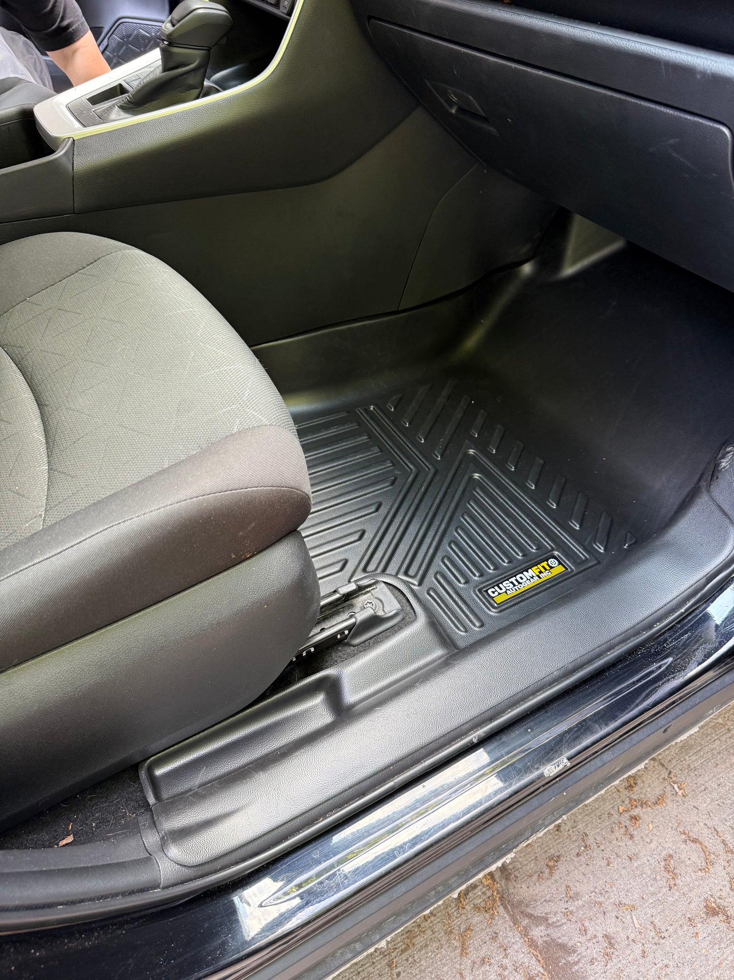 2019-2025 Toyota RAV4 Non-Hybrid 5D Floor Mats Passenger Side
