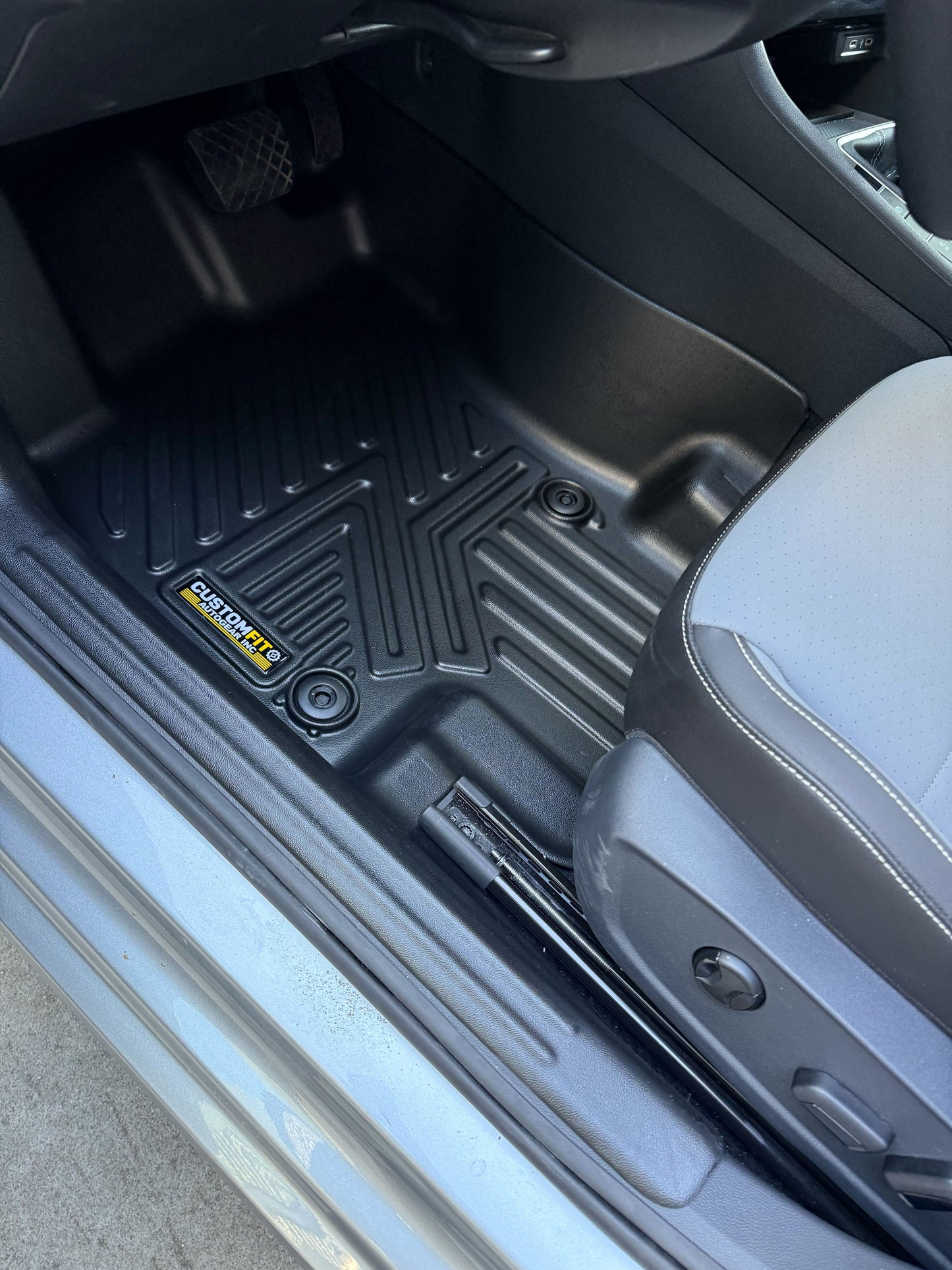2019-2025 Volkswagen Jetta 5D Floor Mats Driver Seat 1