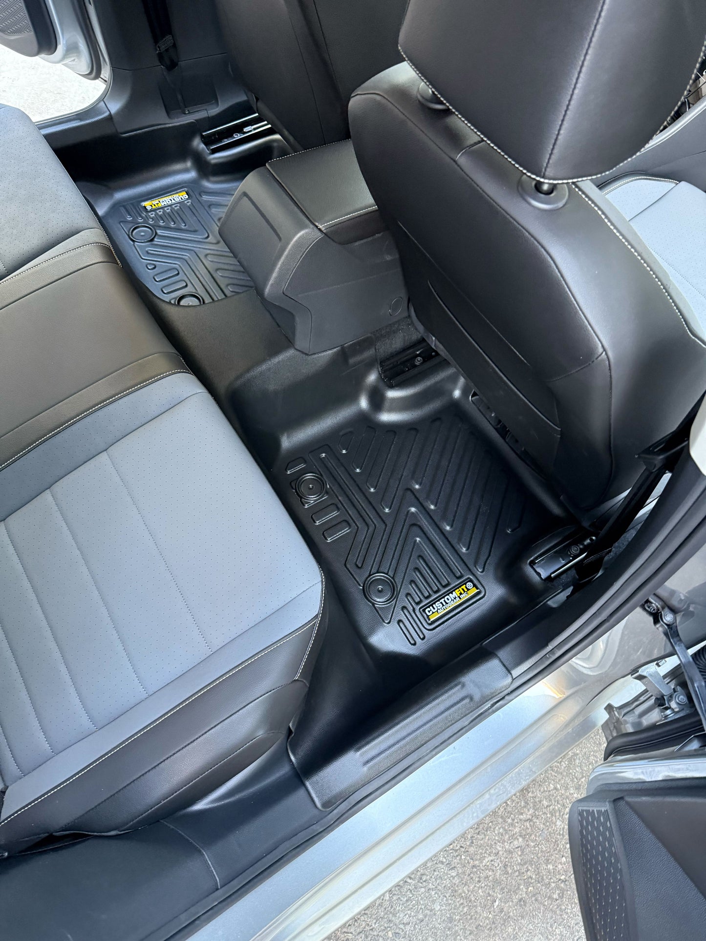 2019-2025 Volkswagen Jetta 5D Floor Mats Second Row 1