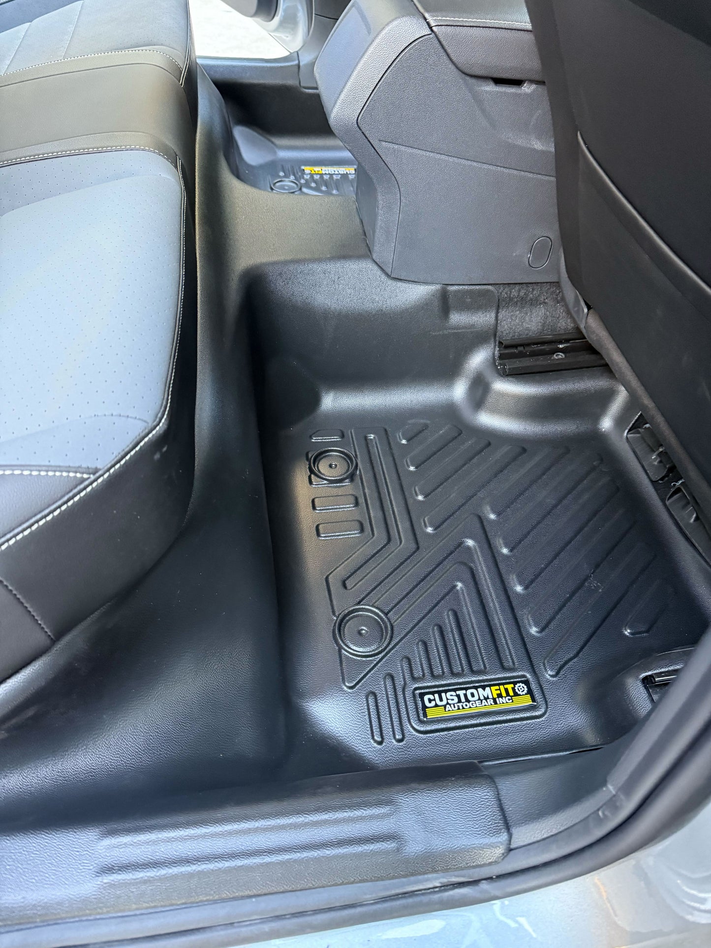 2019-2025 Volkswagen Jetta 5D Floor Mats Second Row 2