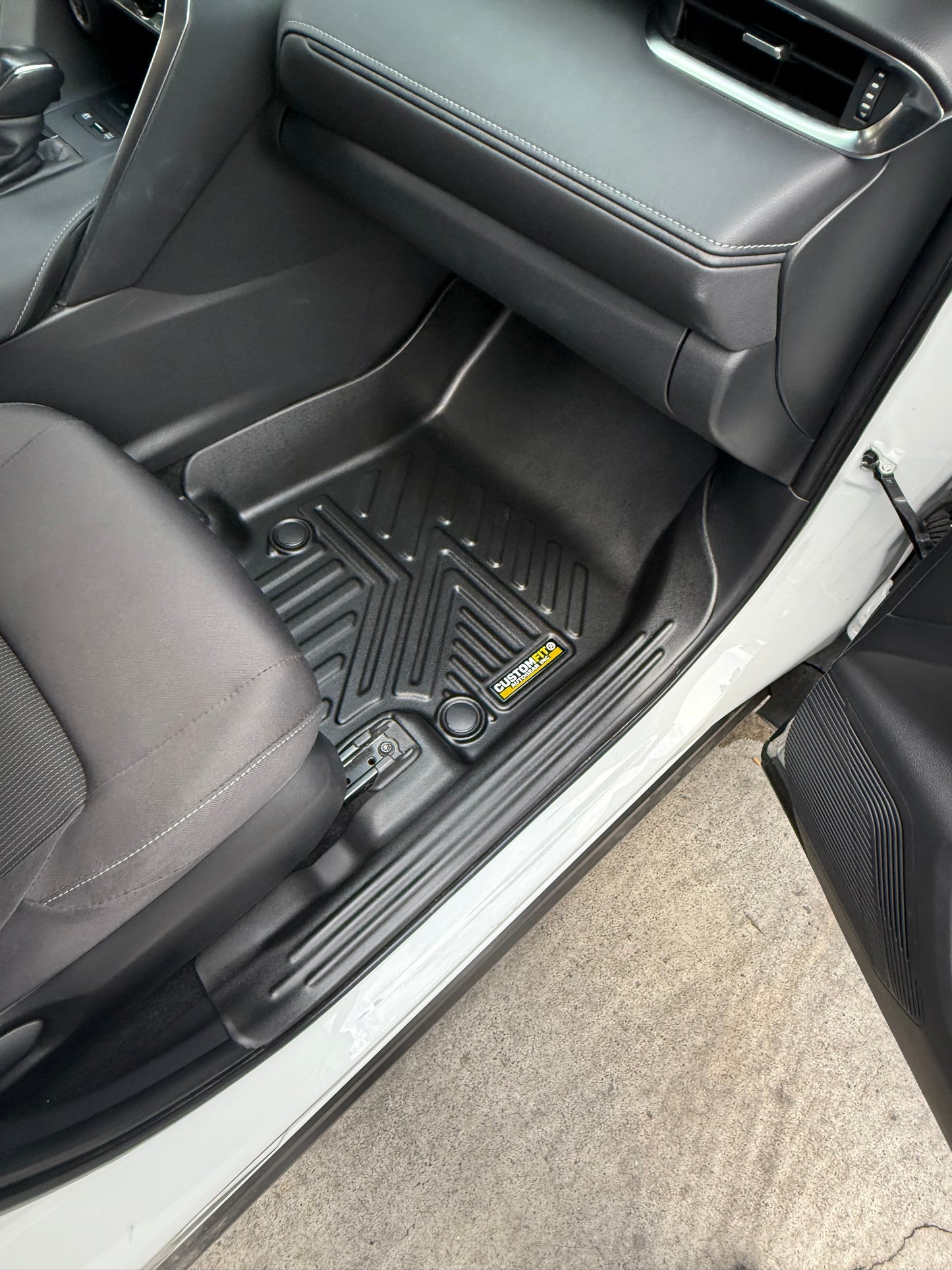 2021-2024 Toyota Venza Hybrid Passenger Seat 1