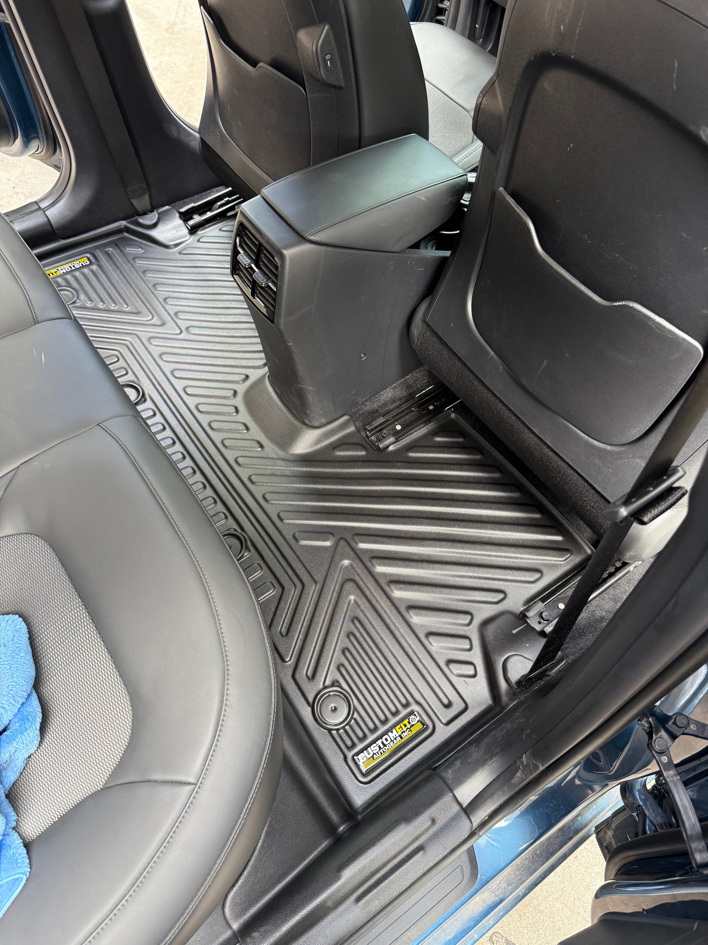 2023-2025 Kia Niro EV Second Row