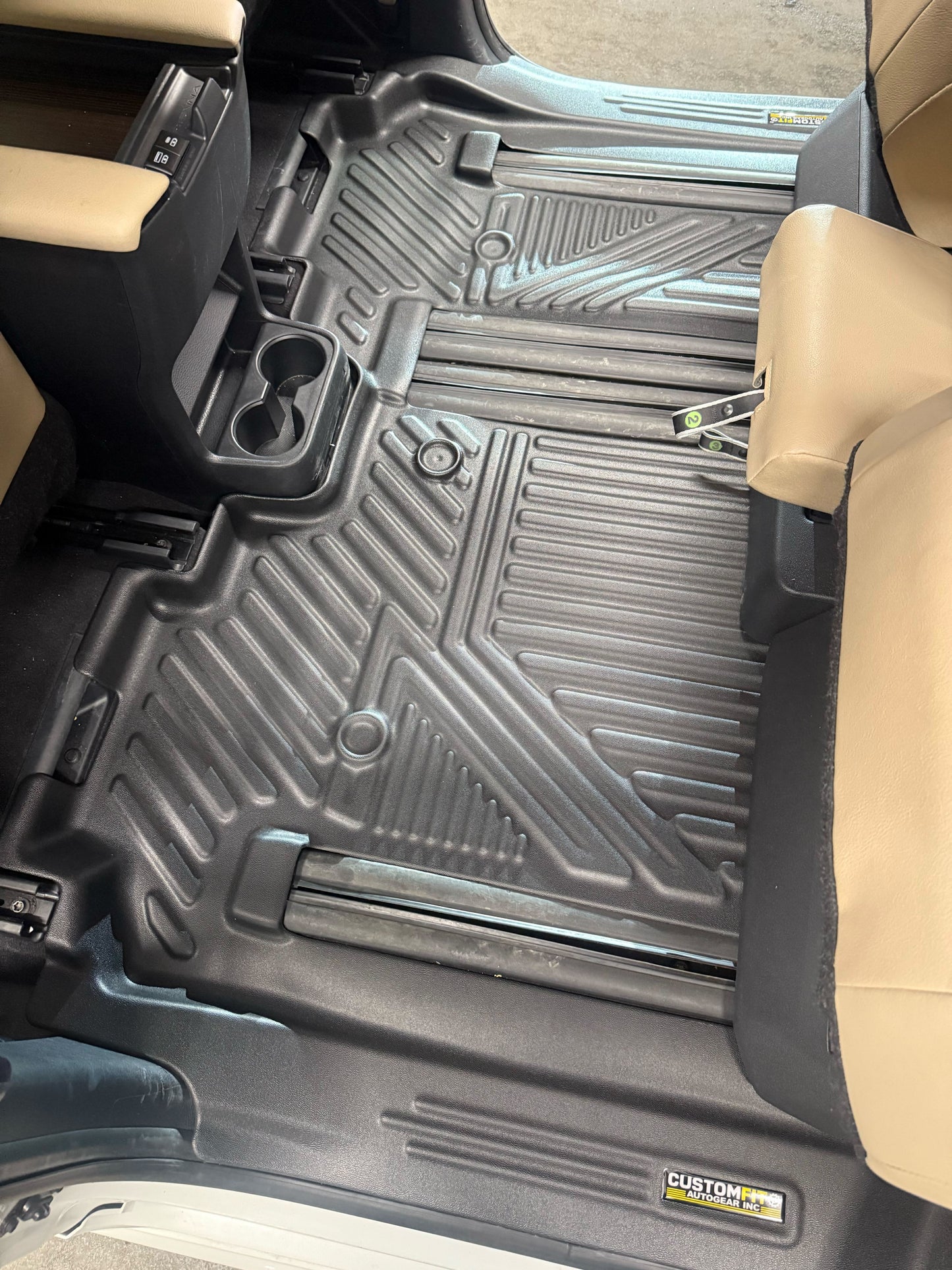 Tapis de sol toutes saisons 5D TPE pour Toyota Sienna 2024 (7 places)