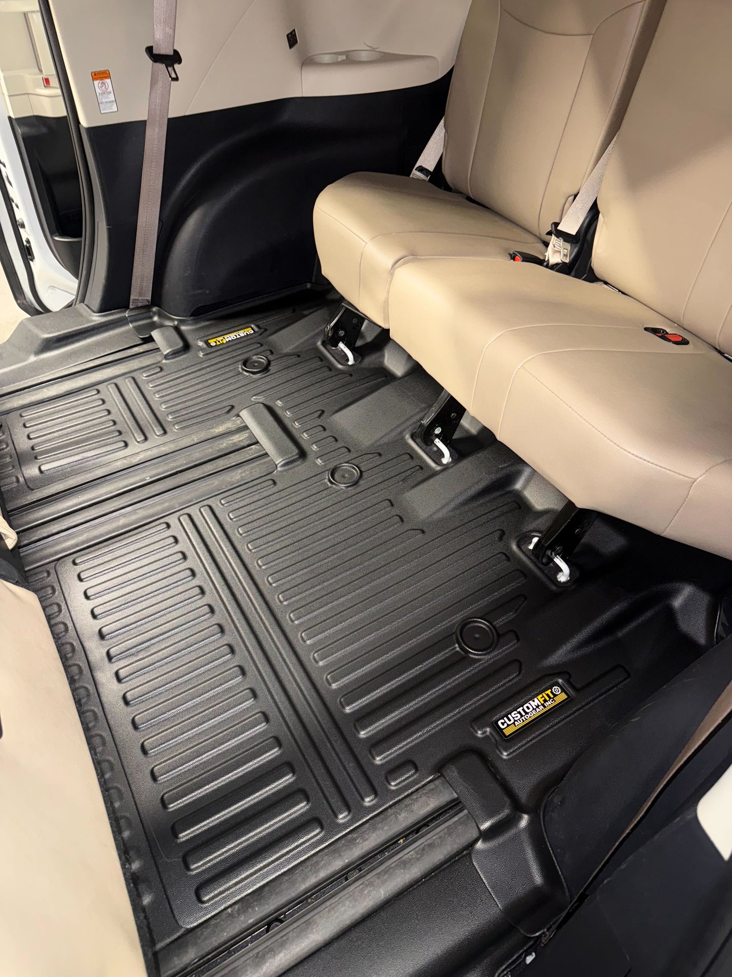 Tapis de sol toutes saisons 5D TPE pour Toyota Sienna 2024 (7 places)