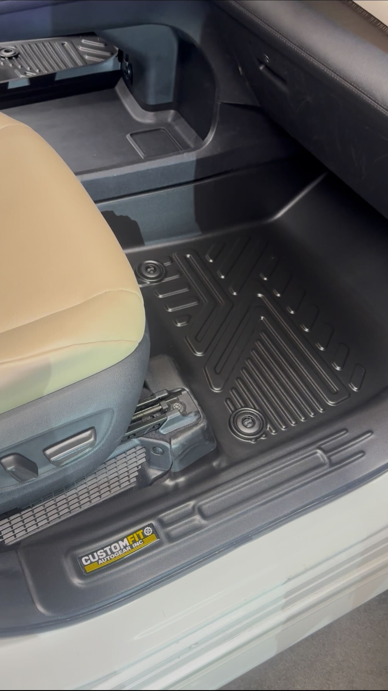 Tapis de sol toutes saisons 5D TPE pour Toyota Sienna 2024 (7 places)
