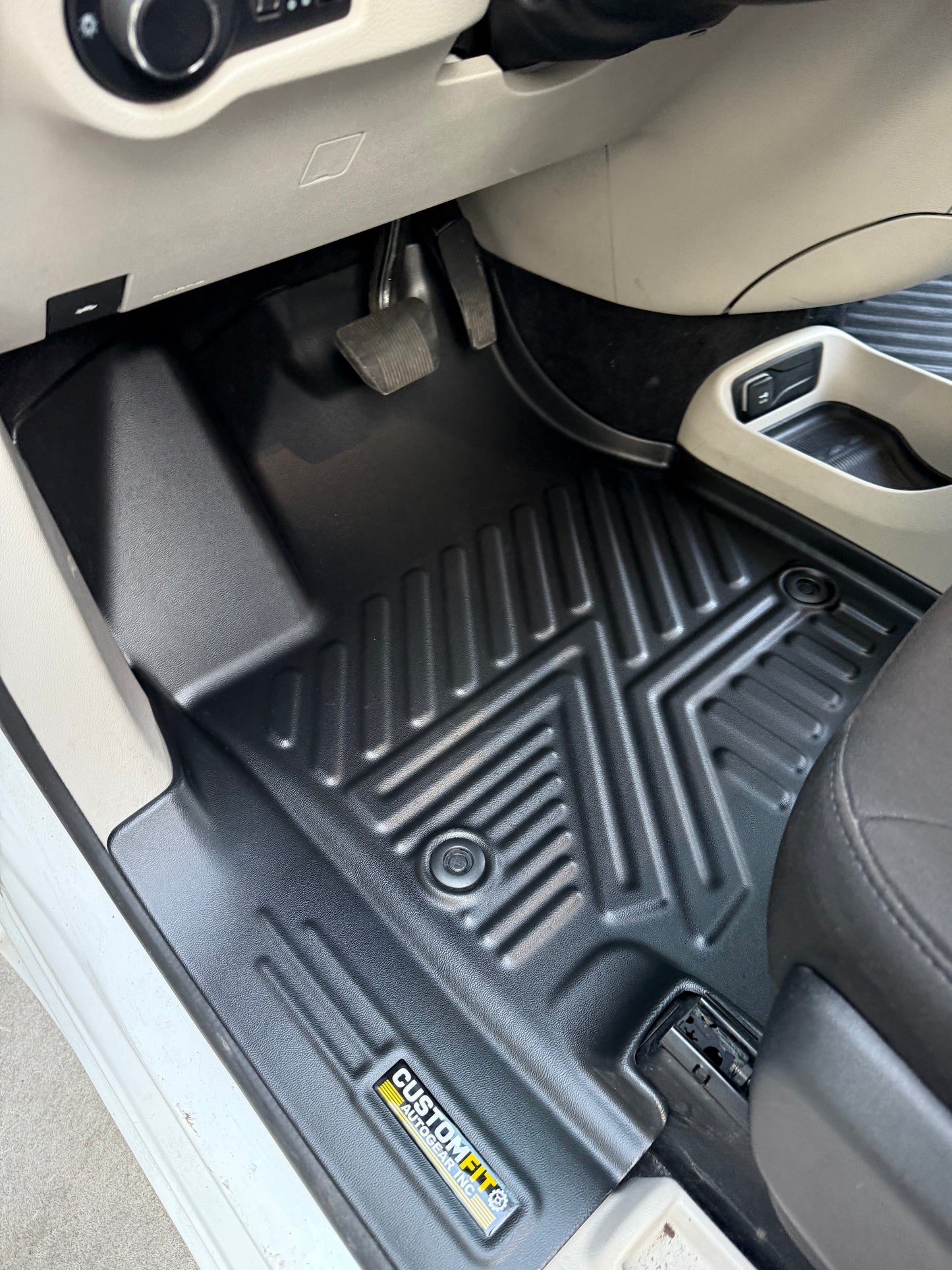 Tapis de sol toutes saisons 5D TPE pour Chrysler Pacifica Touring L 2024 (7 places)