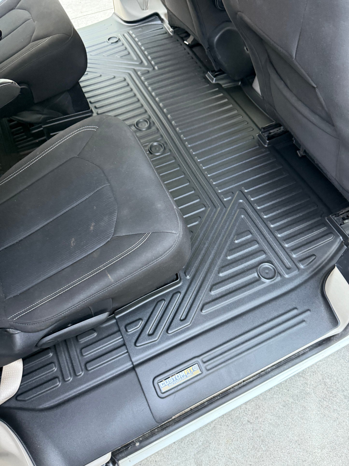 Tapis de sol toutes saisons 5D TPE pour Chrysler Pacifica Touring L 2024 (7 places)