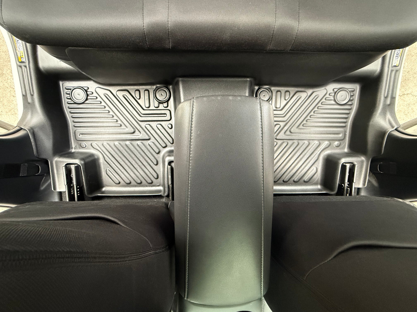2021-2024 Toyota Venza Hybrid second Row 2