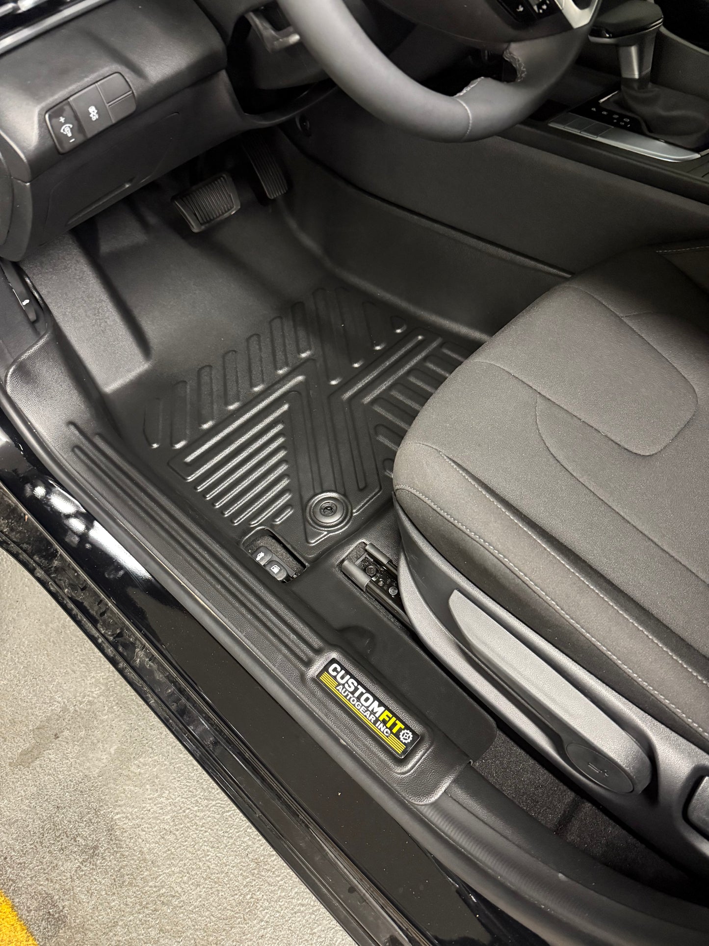 2021-2025 Hyundai Elantra Sedan 5D Floor Mats Driver Side