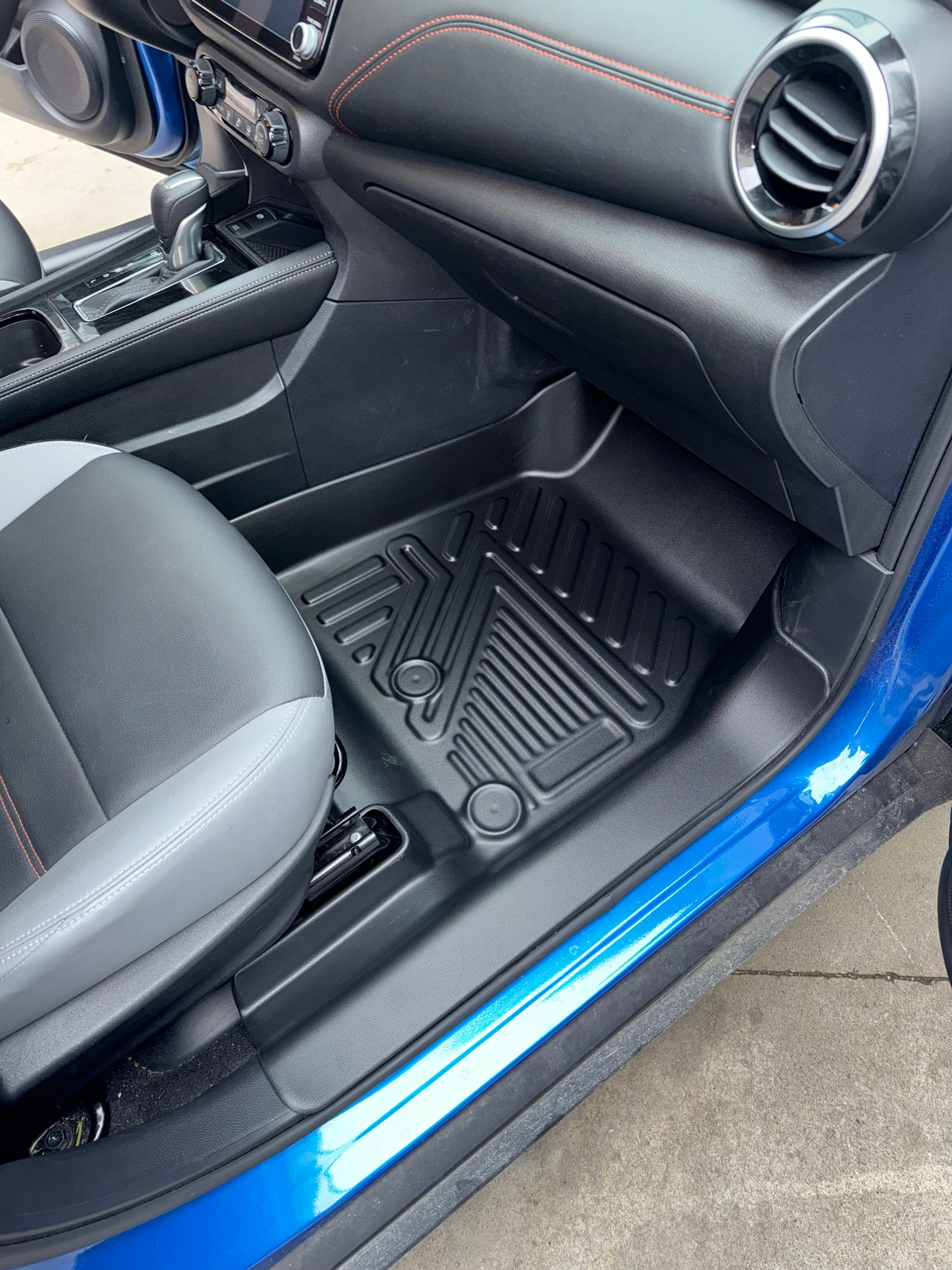 2018-2024 Nissan Kicks 5D Floor Mats
