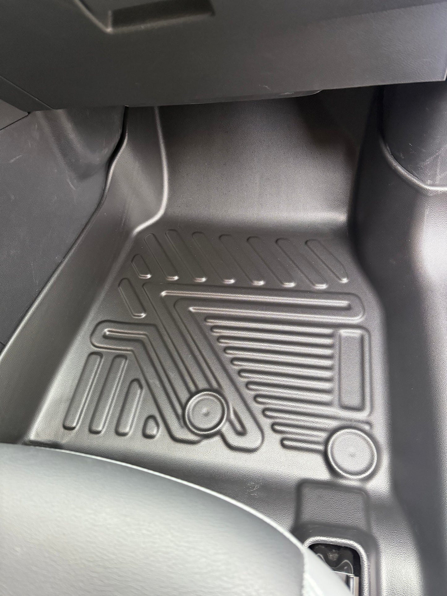 2018-2024 Nissan Kicks 5D Floor Mats