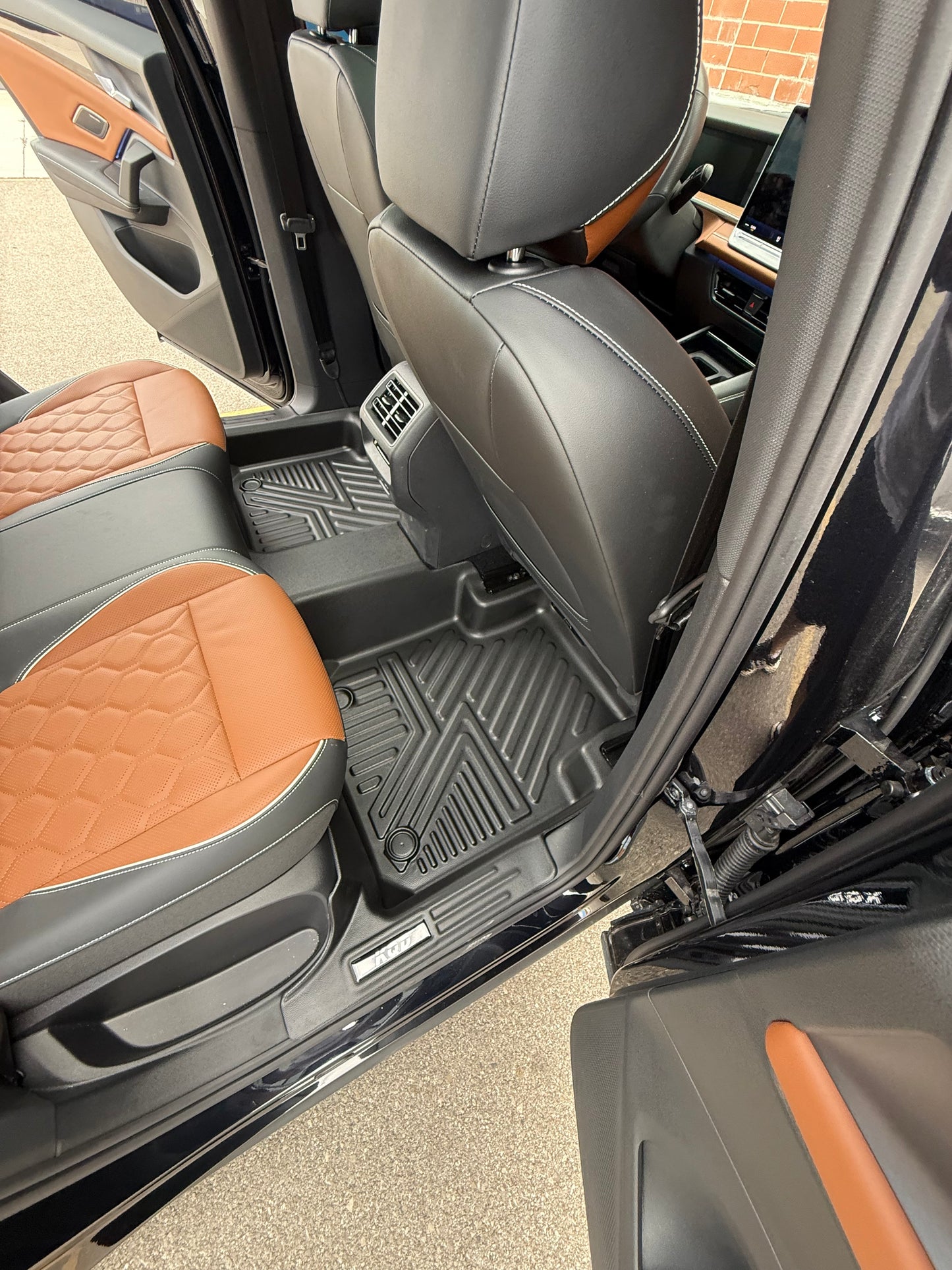 2025-2026 Volkswagen Tiguan(Flat floor no battery box beneath the passenger seat) 5D Floor Mats