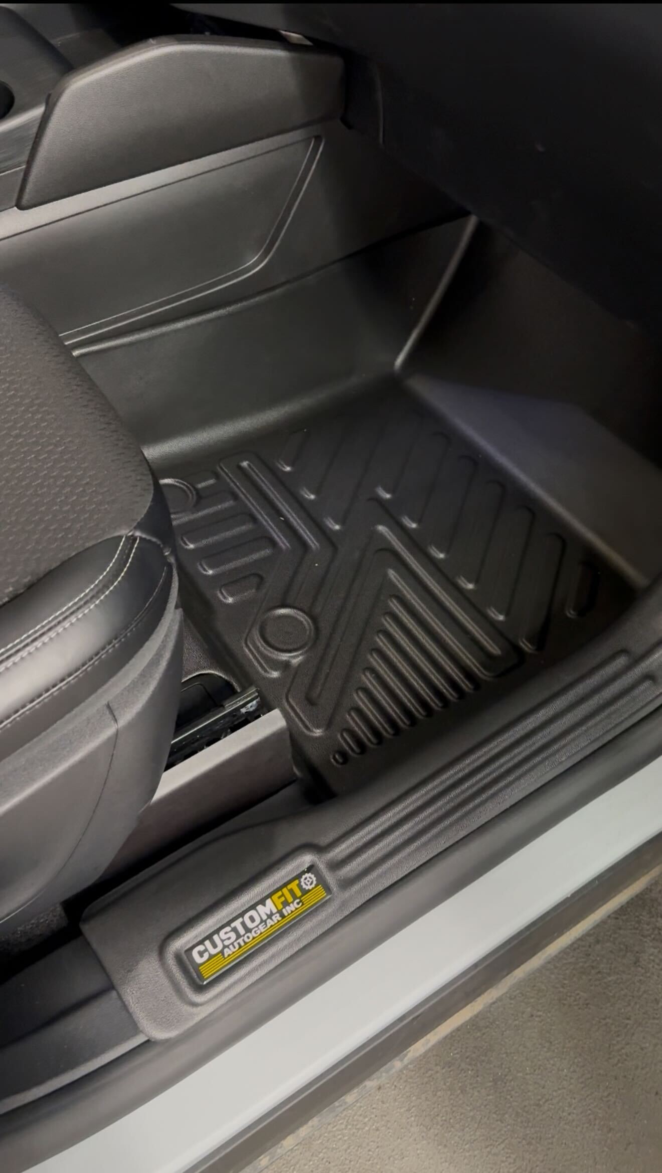 2020-2025 Ford Escape Non-Hybrid 5D Floor Mats